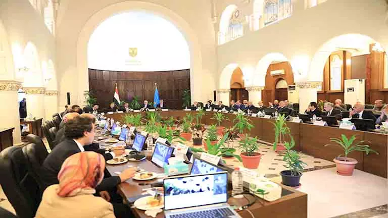 لا أونلاين.. ضوابط الدراسة بالخارج ومعادلة الشهادات الأجنبية للطلاب المصريين