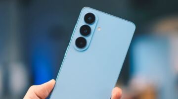 لا يزال الإصدار ذو سعة 128 جيجابايت من هاتف سامسونج جالاكسي إس 26 متوافراً، ولكنه نادر جداً.