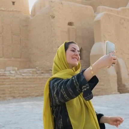 لمن تناسب Holafly eSIM في رحلتك للسعودية؟