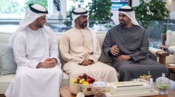 محمد بن زايد يتلقى رسالة مكتوبة من رئيس بيلاروسيا سلمها المبعوث الخاص