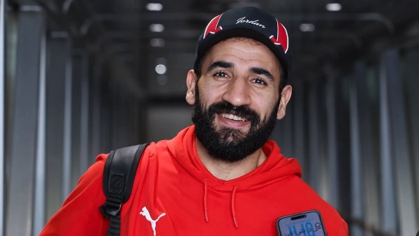 مشاهد من رحلة عودة منتخب مصر إلى القاهرة بعد التعادل أمام إسبانيا.. صور