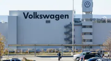 مواطنو الصين وأمريكا يتسببون في خسارة فولكس فاجن 4% من مبيعاتها بـ2026