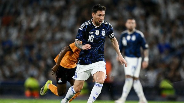 ميسي يقود الأرجنتين لاكتساح زامبيا بخماسية ودية تأهبًا للمونديال