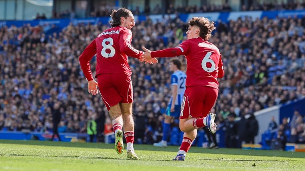نجم ليفربول يغيب عن مباراتي باريس سان جيرمان في دوري أبطال أوروبا