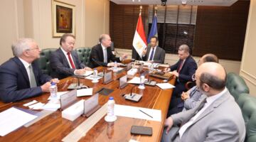 وزير الاتصالات يناقش خطط «HMD» لإنتاج 2 مليون هاتف «نوكيا» سنوياً بمصر والتصدير للأسواق العالمية