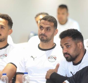 10 مجموعات تدريبية في الدورة التخصصية لمدربي حراس المرمى.. اليوم
                                                
                                                
                                                    11/05/2026 08:53 م
                                                
                                                
                                                    شهد مركز المنتخبات الوطنية، اليوم، استكمال فعاليات الدورة التخصصية الثالثة والرابعة لمدربي حراس المرمى، حيث خضع المشاركون لبرنامج تدريبي واختباري متكامل.