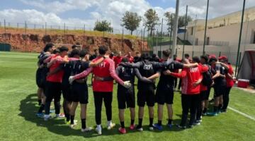 اتحاد الكرة يحفز لاعبي منتخب مصر قبل بطولة أمم أفريقيا تحت 17 سنة                                                                                                                                                    13/05/2026 12:18 م                                                                                                                                                    نشر الاتحاد المصري لكرة القدم فيديو تحفيزي للاعبي منتخب مصر للناشئين قبل ساعات من المباراة الأولى لهم ببطولة كأس الأمم الأفريقية.