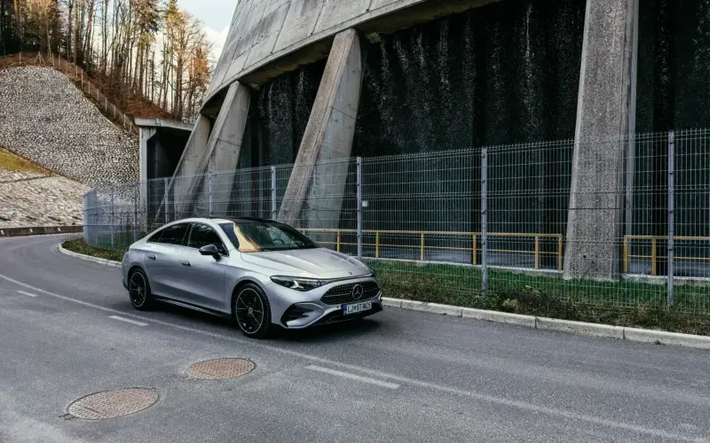 اختبار: مرسيدس بنز CLA 220 الجديدة – سيارة ألمانية زرقاء فاتنة بها عيب
