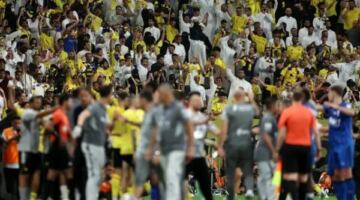 اشتباكات بين جماهير النصر والهلال بعد ديربي الرياض في الدوري السعودي                                                                                                                                                    13/05/2026 01:46 ص                                                                                                                                                    شهد ملعب «الأول بارك» أحداثًا متوترة بين جماهير النصر والهلال، عقب نهاية مواجهة الديربي التي جمعت الفريقين مساء الثلاثاء
