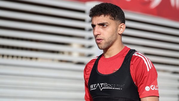 الأهلي يجهز أضخم عرض لتجديد عقد كوكا                                                                                                                                                       18/05/2026 01:50 ص                                                                                                                                                       كشف الإعلامي محمد طارق أضا، عن تطورات جديدة في ملف أحمد نبيل كوكا، لاعب وسط الأهلي، مؤكدًا أن إدارة القلعة الحمراء تستعد لحسم موقف اللاعب النهائي عقب مواجهة المصري البورسعيدي في ختام منافسات الدوري ال
