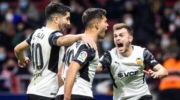 التعادل يحسم مواجهة فالنسيا ورايو فاليكانو في الدوري الإسباني                                                                                                                                                       15/05/2026 12:11 ص                                                                                                                                                       حسم التعادل الإيجابي بنتيجة 1-1 مواجهة فالنسيا وضيفه رايو فاليكانو، في المباراة التي جمعتهما مساء