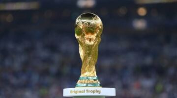 المكسيك تلغي قرار تقليص العام الدراسي بسبب كأس العالم بعد ردود الفعل الغاضبة 12/05/2026 07:40 م أعلنت الحكومة المكسيكية الاثنين، إلغاء قرار تقليص العام الدراسي بسبب مونديال 2026، وذلك بعد ردود فعل غاضبة واسعة النطاق من أولياء الأمور ومراكز الأبحاث والسلطات المحلية.