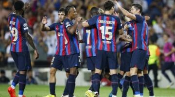 برشلونة يتأخر أمام ألافيس بهدف في الشوط الأول بالدوري الإسباني 13/05/2026 11:59 م تأخر فريق برشلونة أمام مضيفه ديبورتيفو ألافيس بهدف دون رد، في الشوط الأول من المباراة التي أقيمت مساء الأربعاء على ملعب «مينديزوروتزا»، ضمن منافسات الجولة 36 من الدوري الإسباني.