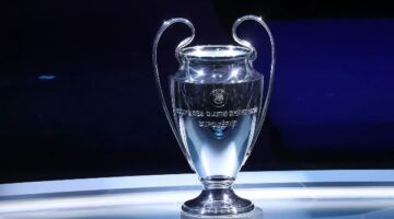 بين المجد واللعنة.. لماذا يعاند دوري أبطال أوروبا كبار نجوم كرة القدم؟ 11/05/2026 01:43 م يبقى التتويج ببطولة دوري أبطال أوروبا الإنجاز الأهم في مسيرة أي لاعب على مستوى الأندية ليس فقط لأنها المسابقة الأقوى في القارة العجوز