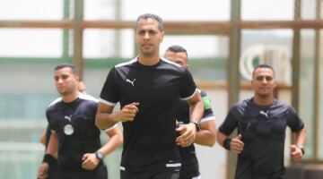 تدريب عملي ونظري لحكام الدوري الممتاز بمركز المنتخبات الوطنية.. صور                                                                                                                                                    17/05/2026 03:01 م                                                                                                                                                    أجرت لجنة الحكام الرئيسية بالاتحاد المصري لكرة القدم، برئاسة أوسكار رويز، تدريباً عملياً ونظرياً، اليوم، الأحد، بمركز المنتخبات الوطنية لعدد من حكام ومساعدي