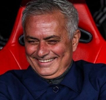 جوزيه مورينيو يعلق على أنباء تدريب ريال مدريد
                                                
                                                
                                                    17/05/2026 09:24 ص
                                                
                                                
                                                    تحدث جوزيه مورينيو عن مستقبله التدريبي، بعد قيادة بنفيكا للفوز على إستوريل بنتيجة 3-1 في الجولة الأخيرة من الدوري البرتغالي