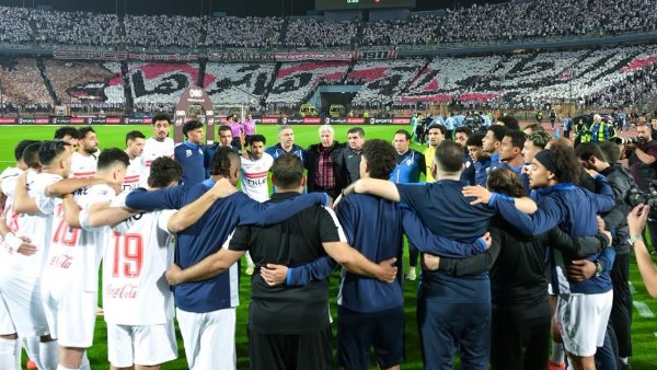 عمرو الحديدي: الزمالك سيتوّج بالدوري.. ونجاح «إدوارد» سيكون كاملًا حال الجمع بين الدوري والكونفدرالية
                                                
                                                
                                                    13/05/2026 03:19 ص
                                                
                                                
                                                    أكد عمرو الحديدي، نجم النادي الأهلي السابق، أنه كان يثق في قدرة معتمد جمال على قيادة نادي الزمالك إلى بر الأمان