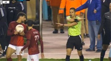 لجنة الحكام تحسم الجدل حول ركلة جزاء مباراة الأهلي وسيراميكا كليوباترا 08/04/2026 02:21 م فجر مصدر مطلع داخل اتحاد الكرة مفاجأة من العيار الثقيل حول ركلة الجزاء غير المحتسبة التي أثارت الجدل في مباراة الأهلي وسيراميكا كليوباترا بالدوري الممتاز.