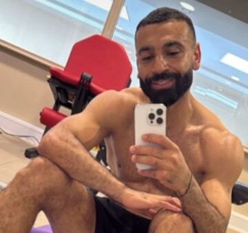محمد صلاح يستعرض لياقته البدنية من الجيم
                                                
                                                
                                                    17/05/2026 09:55 م
                                                
                                                
                                                    شارك محمد صلاح، لاعب ليفربول الانجليزي، ونجم منتخب مصر، صوراً و فيديو عبر حسابه الشخصي على موقع التواصل الاجتماعي انستجرام.