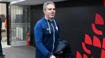 معتمد جمال يشدد على التركيز قبل موقعة اتحاد العاصمة في نهائي الكونفدرالية                                                                                                                                                    13/05/2026 10:05 م                                                                                                                                                    عقد معتمد جمال المدير الفني وللفريق الأول لكرة القدم بنادي الزمالك جلسة مع اللاعبين قبل انطلاق مران اليوم الأربعاء الذي أقيم على ستاد الكلية الحربية، في إطار الاستعداد لمواجهة اتحاد العاصمة الجزائري ا