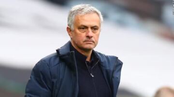 الاتفاق تم.. تفاصيل عقد مورينيو مع ريال مدريد وموعد الإعلان الرسمي
                                                
                                                
                                                    18/05/2026 12:27 م
                                                
                                                
                                                    اقترب جوزيه مورينيو من العودة إلى قيادة ريال مدريد، بعدما كشفت تقارير صحفية عن توصل الطرفين لاتفاق شبه نهائي بشأن توليه تدريب الفريق بداية من الموسم المقبل