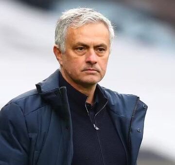 لإعادة الانضباط داخل الفريق.. مورينيو يقترب من العودة إلى ريال مدريد
                                                
                                                
                                                    15/05/2026 06:08 م
                                                
                                                
                                                    كشفت تقارير صحفية إسبانية عن اقتراب المدرب البرتغالي جوزيه مورينيو من تولي القيادة الفنية لفريق ريال مدريد…
