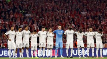 مورينيو يقترب من العودة لريال مدريد وسط دعم إداري داخل النادي 11/05/2026 10:05 ص كشفت صحفية الآس الاسبانية أن نادي ريال مدريد يضع هدفًا رئيسيًا للموسم الكروي 2026/2027 يتمثل في استعادة هيبة الفريق وعودته للمنافسة بقوة على البطولات، بعد مرحلة من التراجع النسبي في الأداء.