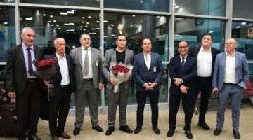 نادي الزمالك يستقبل بعثة اتحاد العاصمة الجزائري بالورود في القاهرة                                                                                                                                                       14/05/2026 11:38 ص                                                                                                                                                       وصلت بعثة فريق اتحاد العاصمة الجزائري لمطار القاهرة استعداد لمواجهة الزمالك في إياب نهائي بطولة الكونفدرالية الإفريقية.