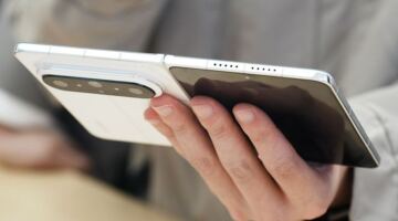 يمكن أن يحقق هاتف iPhone Ultra نجاحًا مفاجئًا، حيث تشير دراسة جديدة إلى أن الملايين من محبي شركة Apple سيشترون هاتفًا قابلاً للطي